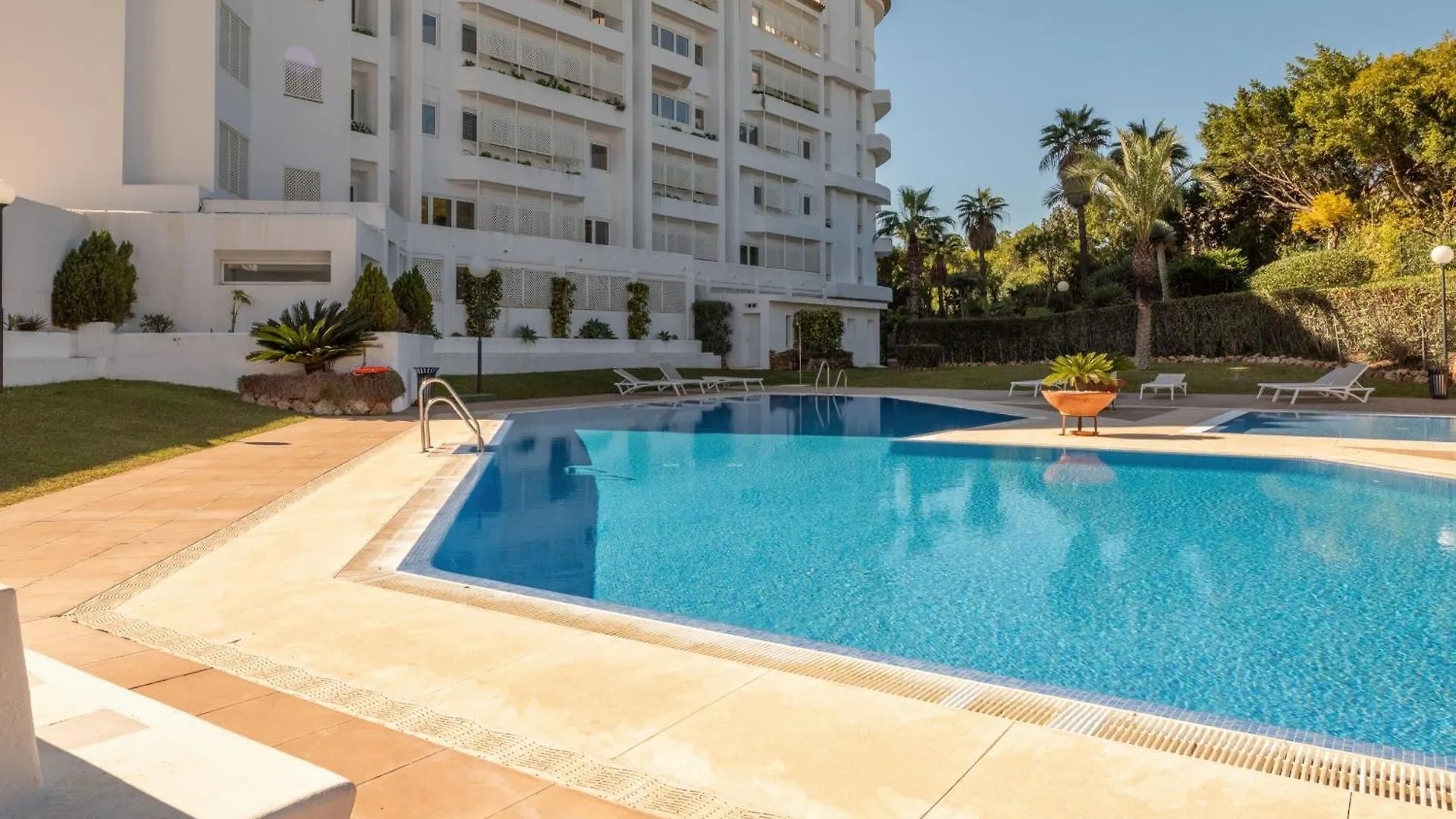Las Gaviotas - Playas Del Duque - Puerto Banus Marbella