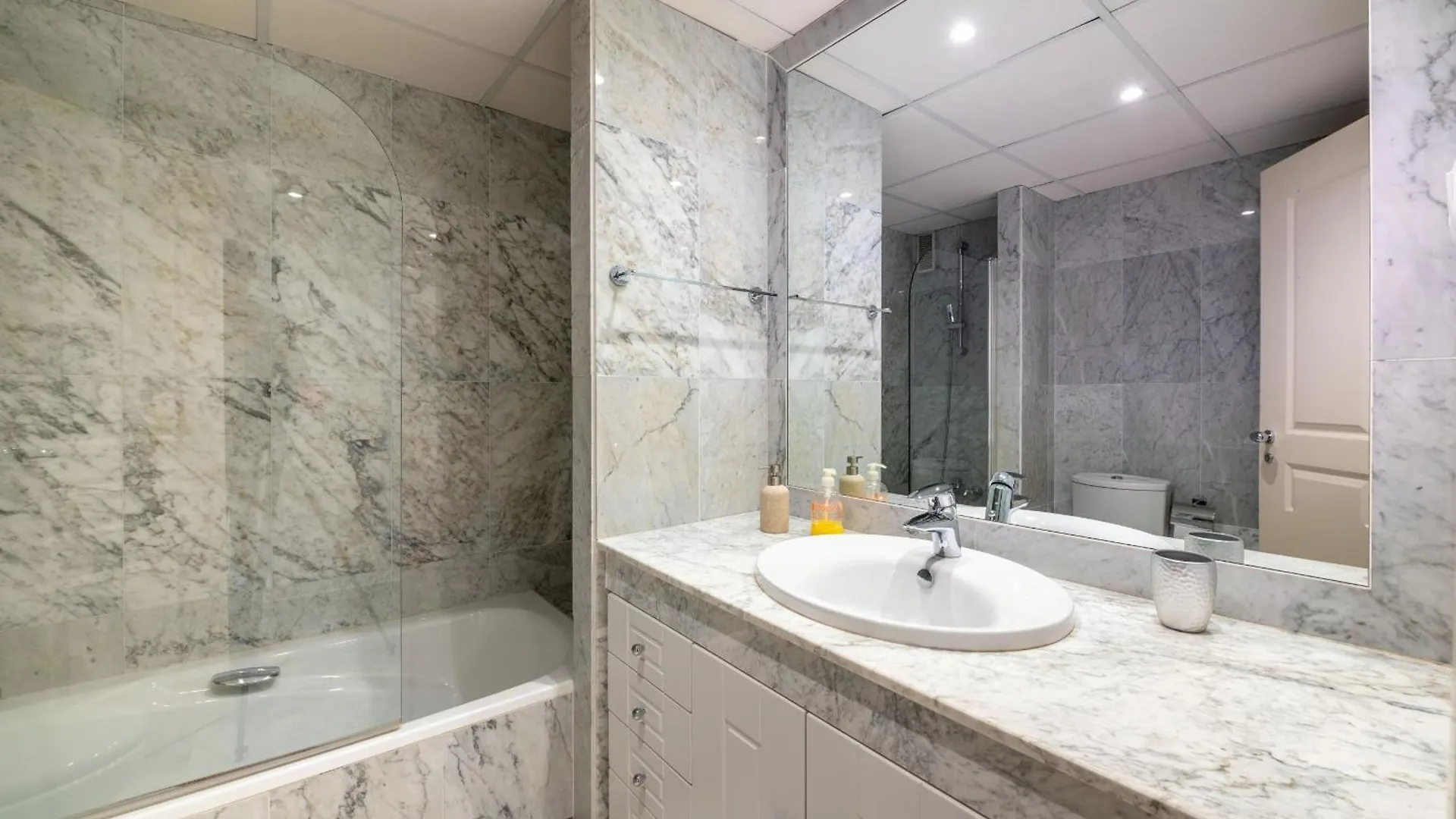 Las Gaviotas - Playas Del Duque - Puerto Banus Marbella Apartment