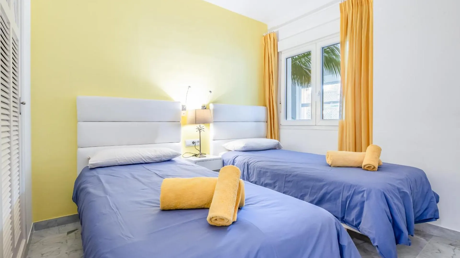Apartment Las Gaviotas - Playas Del Duque - Puerto Banus Marbella Spain